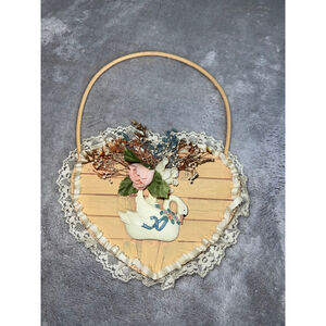 VTG Home Decor Heart Swan Floral Wall Hanging One Size Beige White
